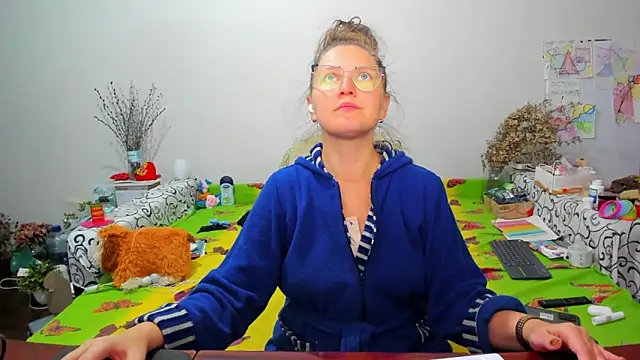 Snapshot of IamYourNarcotic chatting on 12/07/24, 02:02 IamYourNarcotic online show from 12/07/24, 02:02