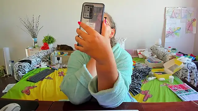 Snapshot of IamYourNarcotic chatting on 10/04/25, 06:00 IamYourNarcotic online show from 10/04/25, 06:00