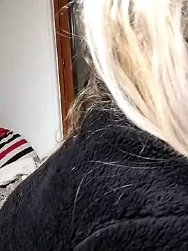 Mllesha74000 online show from 10/12/25, 06:18