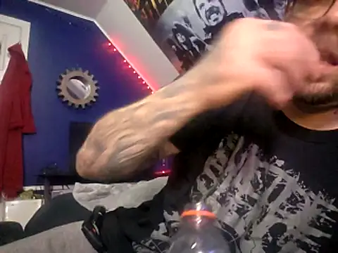 Snapshot of canadacockinme chatting on 04/04/26, 07:00 canadacockinme online show from 04/04/26, 07:00