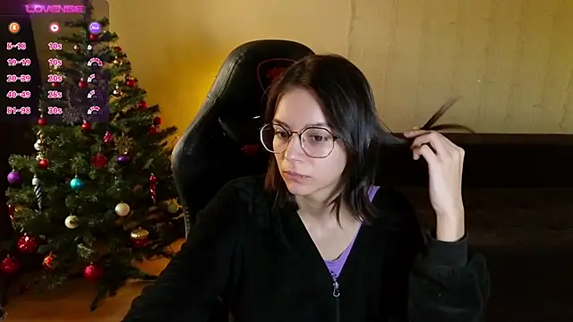 Snapshot of alyssa_sweet chatting on 12/17/24, 08:23 alyssa sweet online show from 12/17/24, 08:23