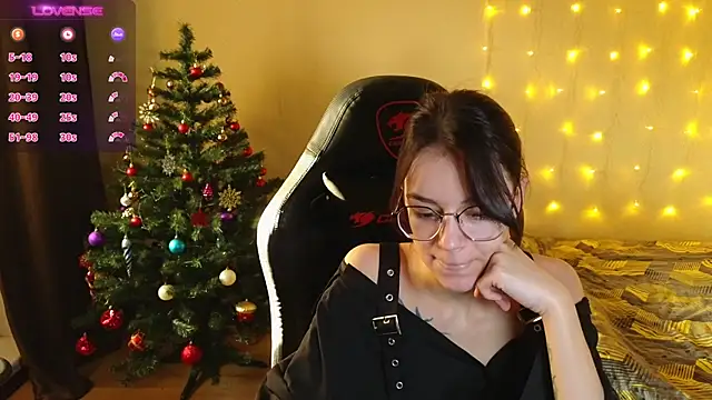 Snapshot of alyssa_sweet chatting on 12/19/24, 05:18 alyssa sweet online show from 12/19/24, 05:18