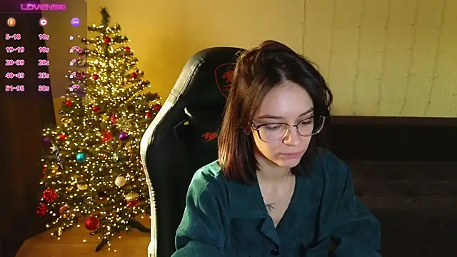 Snapshot of alyssa_sweet chatting on 12/24/24, 05:38 alyssa sweet online show from 12/24/24, 05:38