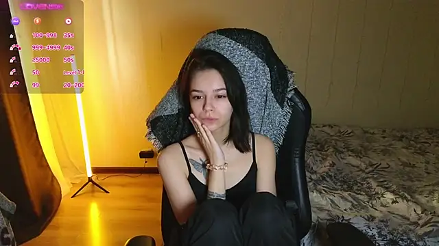 Snapshot of alyssa_sweet chatting on 02/05/25, 04:48 alyssa sweet online show from 02/05/25, 04:48