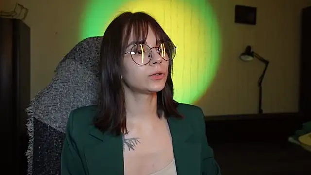 Snapshot of alyssa_sweet chatting on 03/21/25, 02:07 alyssa sweet online show from 03/21/25, 02:07