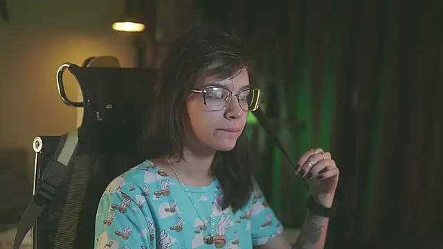 Snapshot of alyssa_sweet chatting on 10/02/25, 04:08 alyssa sweet online show from 10/02/25, 04:08