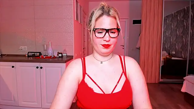 HotTiffani online show from 01/15/26, 09:47