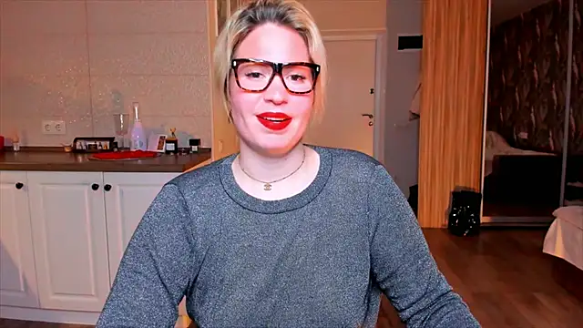 HotTiffani online show from 02/06/26, 02:27