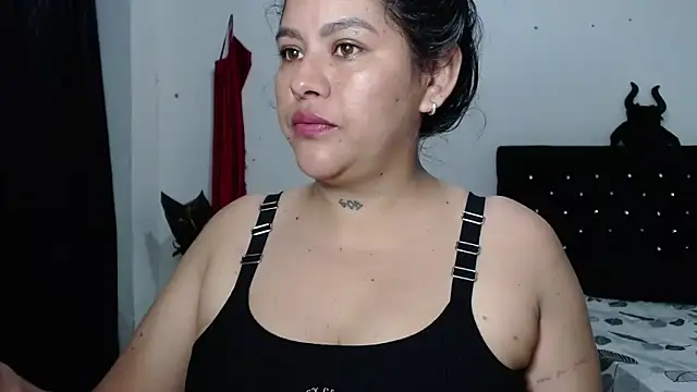 venuz mendoza20 online show from 11/12/25, 01:22