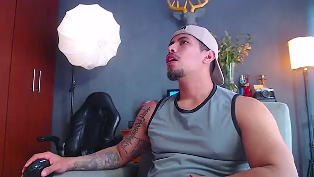 Snapshot of geirge_teacherxx chatting on 10/31/25, 03:35 geirge teacherxx online show from 10/31/25, 03:35