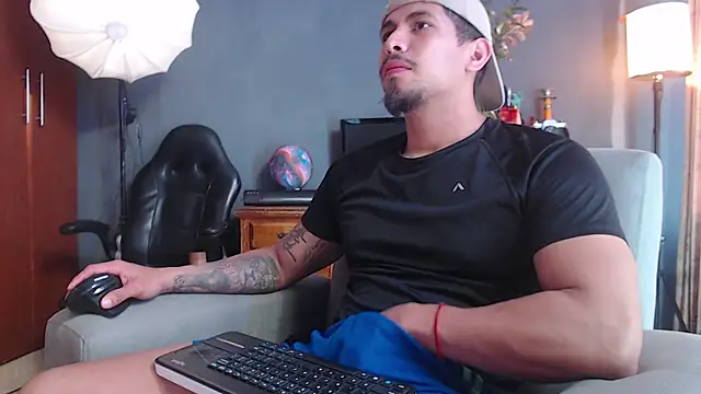 Snapshot of geirge_teacherxx chatting on 11/06/25, 10:10 geirge teacherxx online show from 11/06/25, 10:10