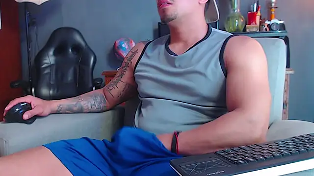 Snapshot of geirge_teacherxx chatting on 11/21/25, 04:27 geirge teacherxx online show from 11/21/25, 04:27