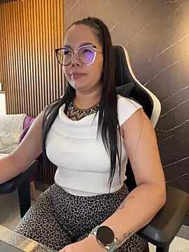 KellyBrooklyn  online show from 04/13/26, 03:28