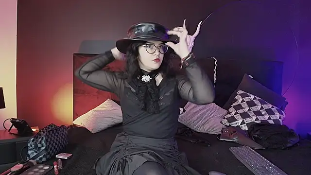  Jade 16 online show from 10/31/25, 11:55