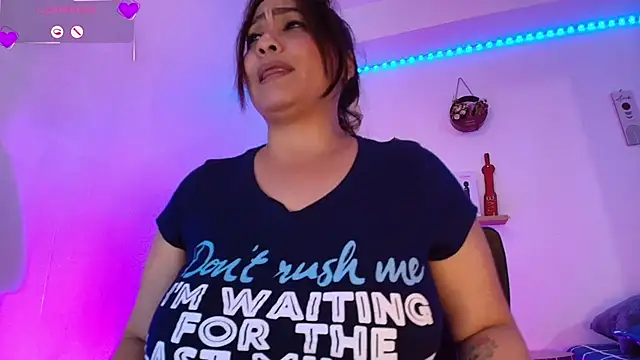 Snapshot of JuliRamirez chatting on 12/05/24, 11:18 JuliRamirez online show from 12/05/24, 11:18