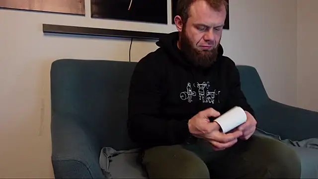 Snapshot of Tommy_Burnz chatting on 02/10/25, 02:52 Tommy Burnz online show from 02/10/25, 02:52