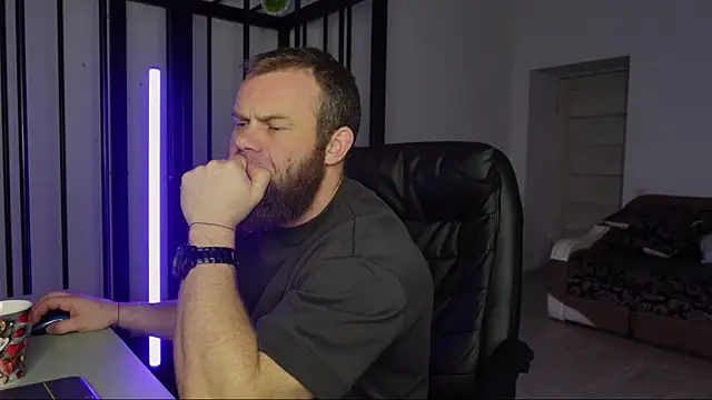 Snapshot of Tommy_Burnz chatting on 02/15/25, 02:47 Tommy Burnz online show from 02/15/25, 02:47