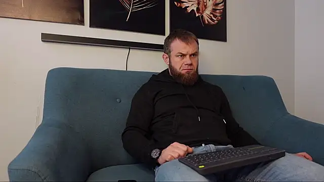 Snapshot of Tommy_Burnz chatting on 02/22/25, 09:12 Tommy Burnz online show from 02/22/25, 09:12