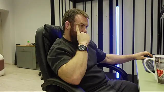 Snapshot of Tommy_Burnz chatting on 02/27/25, 05:34 Tommy Burnz online show from 02/27/25, 05:34