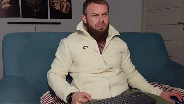 Snapshot of Tommy_Burnz chatting on 03/22/25, 03:41 Tommy Burnz online show from 03/22/25, 03:41