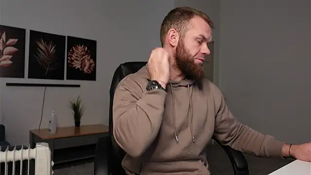 Snapshot of Tommy_Burnz chatting on 12/04/25, 08:01 Tommy Burnz online show from 12/04/25, 08:01