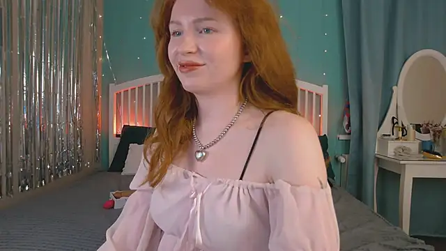 Snapshot of GingerArin chatting on 06/17/26, 12:07 GingerArin online show from 06/17/26, 12:07