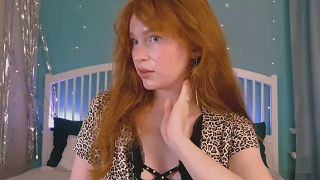Snapshot of GingerArin chatting on 06/29/26, 11:54 GingerArin online show from 06/29/26, 11:54