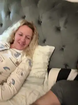 Snapshot of ChiIul11 chatting on 04/07/26, 08:09 ChiIul11 online show from 04/07/26, 08:09