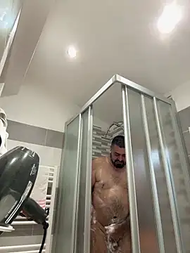 Snapshot of ChiIul11 chatting on 04/22/26, 04:30 ChiIul11 online show from 04/22/26, 04:30