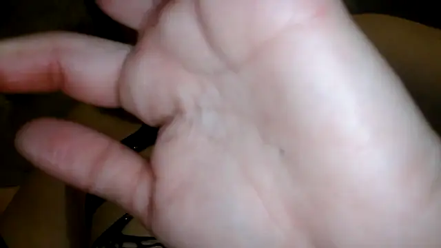 Snapshot of SWEETLUNA077 chatting on 02/23/26, 09:28 SWEETLUNA077 online show from 02/23/26, 09:28