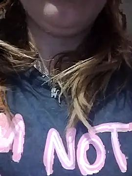 Snapshot of SWEETLUNA077 chatting on 03/29/26, 01:33 SWEETLUNA077 online show from 03/29/26, 01:33