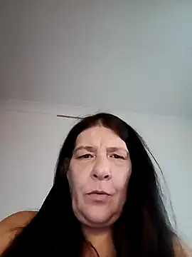 Snapshot of Leanne43 chatting on 04/04/26, 06:16 Leanne43 online show from 04/04/26, 06:16