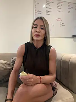 ChristieKroes online show from 02/18/25, 08:58