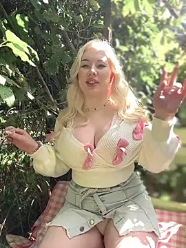 LaraHollywood online show from 09/18/25, 06:26