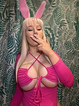 Snapshot of LaraHollywood chatting on 04/03/26, 08:12 LaraHollywood online show from 04/03/26, 08:12