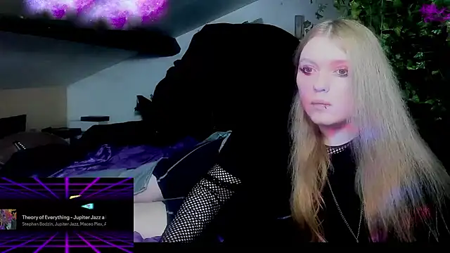 Snapshot of Blacklim00n chatting on 12/04/24, 09:35 Blacklim00n online show from 12/04/24, 09:35