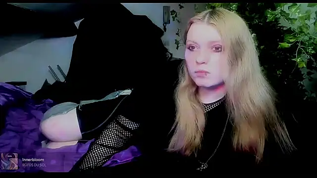 Snapshot of Blacklim00n chatting on 02/21/25, 06:04 Blacklim00n online show from 02/21/25, 06:04