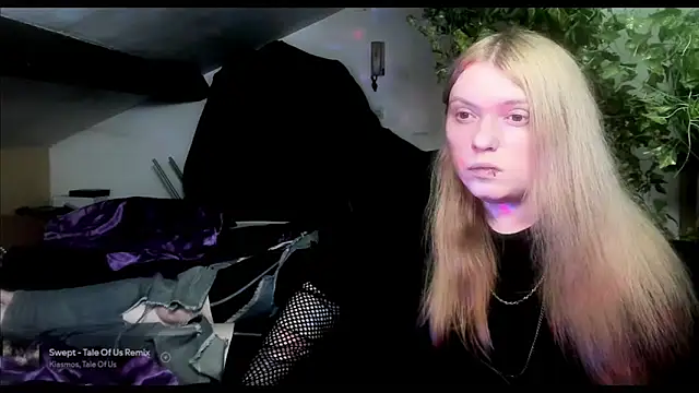 Snapshot of Blacklim00n chatting on 03/15/25, 02:24 Blacklim00n online show from 03/15/25, 02:24