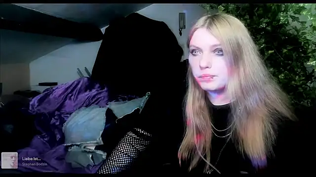 Snapshot of Blacklim00n chatting on 03/15/25, 08:04 Blacklim00n online show from 03/15/25, 08:04