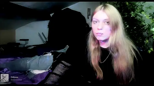 Snapshot of Blacklim00n chatting on 03/23/25, 01:31 Blacklim00n online show from 03/23/25, 01:31