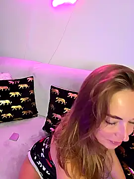 Snapshot of VickyDiamondx chatting on 09/14/25, 08:46 VickyDiamondx online show from 09/14/25, 08:46