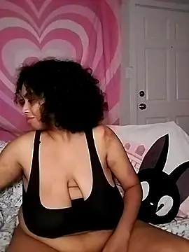 TasteeKitty online show from 10/26/25, 07:58