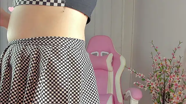 Snapshot of rosseblondee chatting on 11/26/25, 09:49 rosseblondee online show from 11/26/25, 09:49