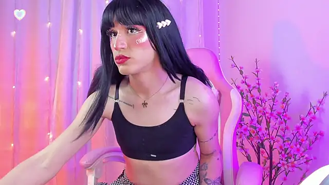 Snapshot of rosseblondee chatting on 12/13/25, 08:04 rosseblondee online show from 12/13/25, 08:04