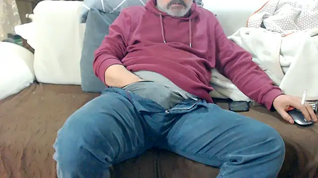 Snapshot of LiONTURK chatting on 02/17/25, 06:37 LiONTURK online show from 02/17/25, 06:37