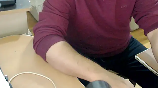 Snapshot of LiONTURK chatting on 10/12/25, 07:57 LiONTURK online show from 10/12/25, 07:57