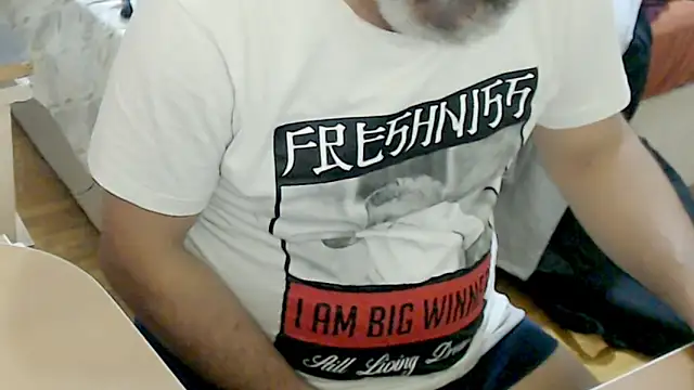 Snapshot of LiONTURK chatting on 10/18/25, 03:46 LiONTURK online show from 10/18/25, 03:46