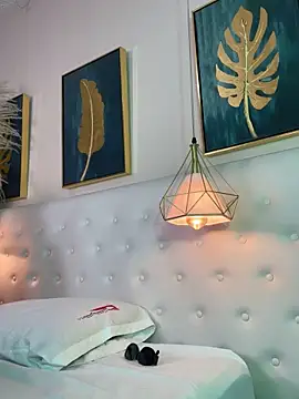 valerie lya online show from 11/06/25, 08:43