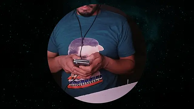 Snapshot of SiulJm chatting on 04/12/26, 08:30 SiulJm online show from 04/12/26, 08:30