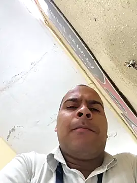 Snapshot of Vickyrajput009 chatting on 04/17/26, 04:26 Vickyrajput009 online show from 04/17/26, 04:26